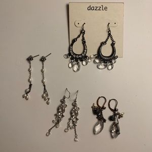 4 pairs of earring